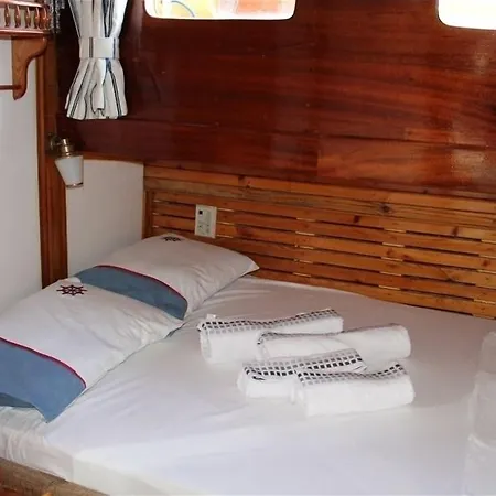 ספינת מלון Ide Yacht