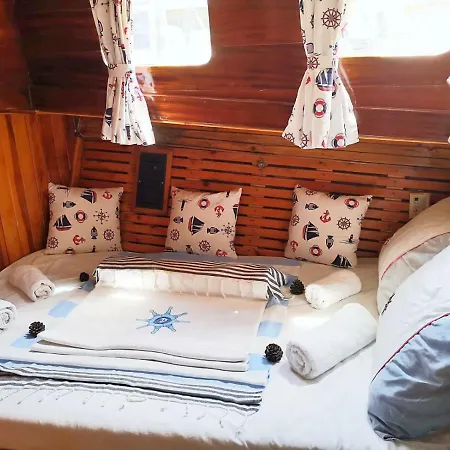 Båthotell Ide Yacht