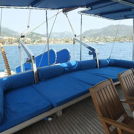 Ide Yacht 보트호텔