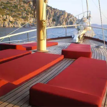 Ide Yacht 보트호텔