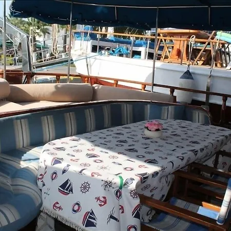 보트호텔 Ide Yacht 말마리스