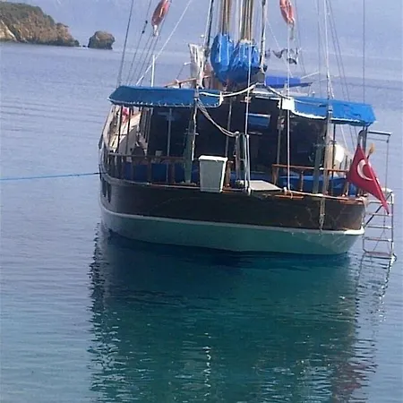 Ide Yacht 보트호텔 말마리스