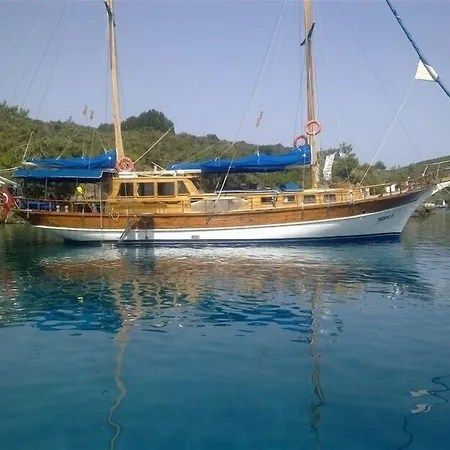 보트호텔 Ide Yacht 말마리스