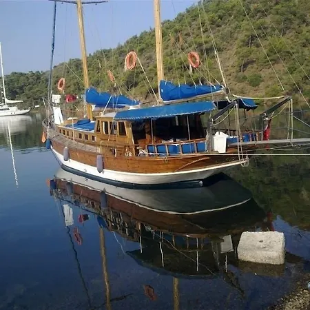 Ide Yacht