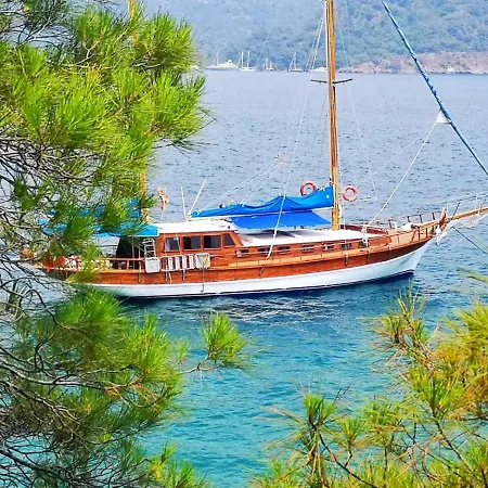 Ide Yacht 보트호텔 말마리스